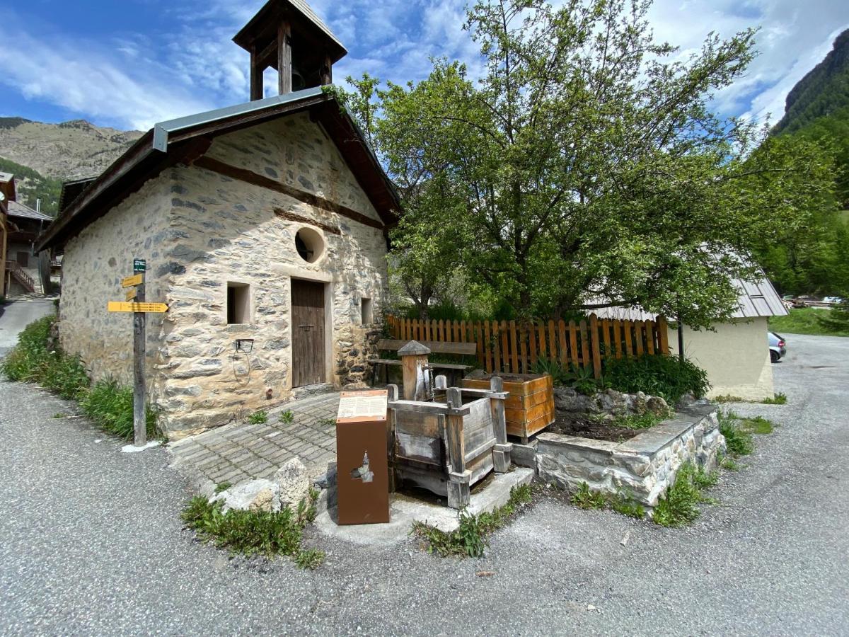 L Alpin Bel Appartement Avec Terrasse Dans Vieille Ferme De Montagne Renovee 레오레스 외부 사진