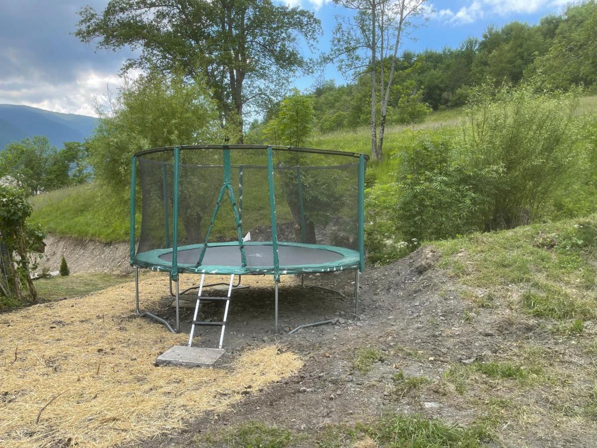 L Alpin Bel Appartement Avec Terrasse Dans Vieille Ferme De Montagne Renovee 레오레스 외부 사진