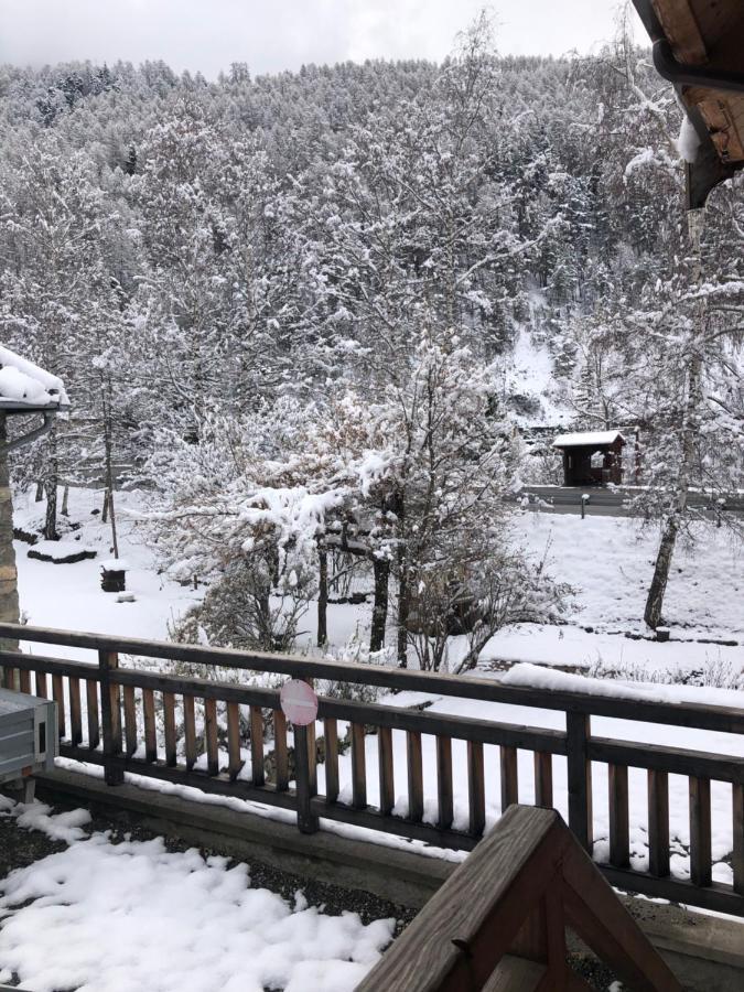 L Alpin Bel Appartement Avec Terrasse Dans Vieille Ferme De Montagne Renovee 레오레스 외부 사진