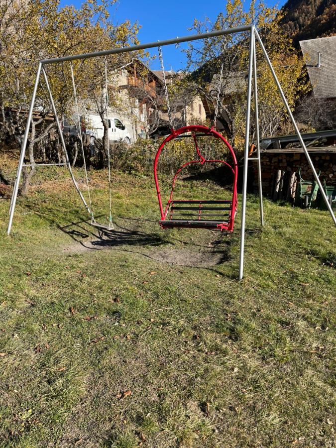 L Alpin Bel Appartement Avec Terrasse Dans Vieille Ferme De Montagne Renovee 레오레스 외부 사진
