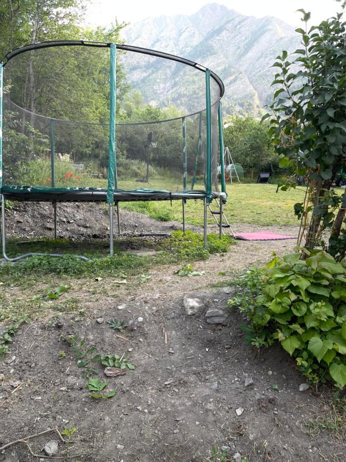 L Alpin Bel Appartement Avec Terrasse Dans Vieille Ferme De Montagne Renovee 레오레스 외부 사진