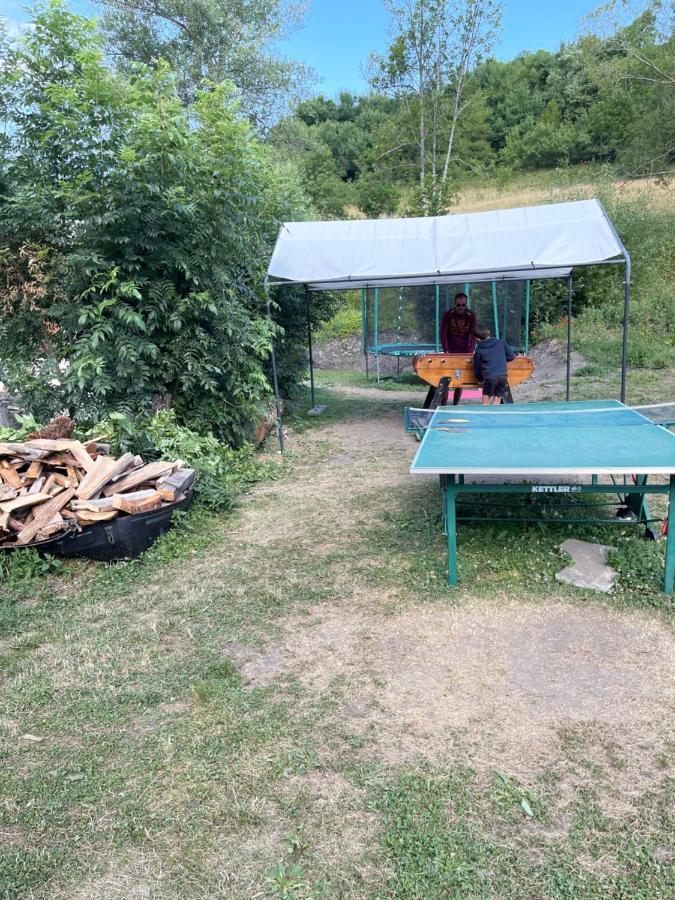 L Alpin Bel Appartement Avec Terrasse Dans Vieille Ferme De Montagne Renovee 레오레스 외부 사진