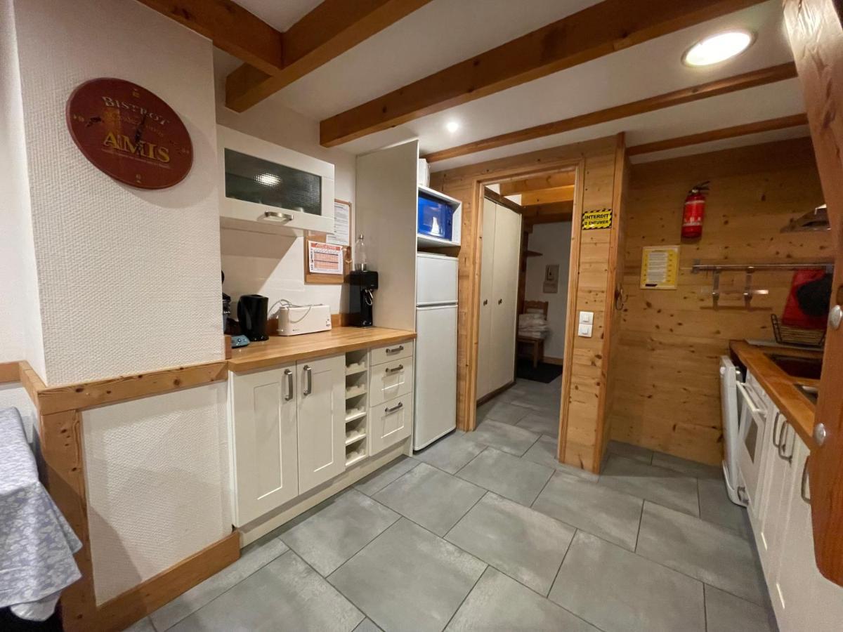 L Alpin Bel Appartement Avec Terrasse Dans Vieille Ferme De Montagne Renovee 레오레스 외부 사진